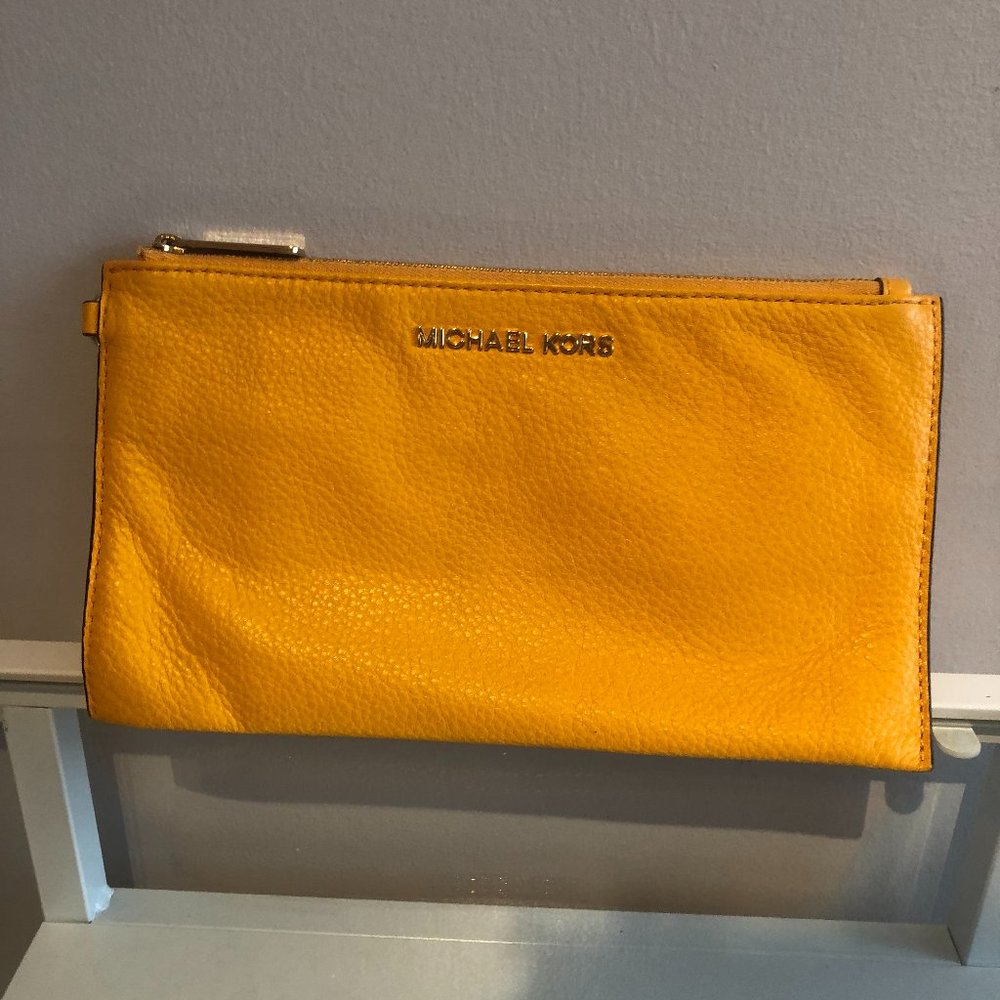 Stylish Clutch - Perfect For a Night Out!